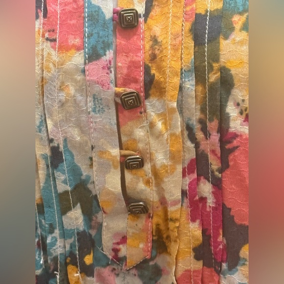 Anthropologie. Maeve. Lightweight Textured Floral Button Up Blouse. Size 2. - Picture 5 of 10